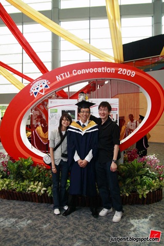 [Yu Liang Convocation_2009.07.30_0011_resize[4].jpg]
